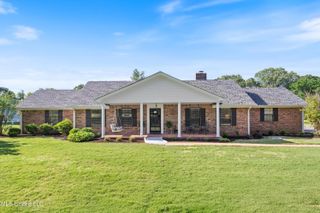 90 Shaker Drive, Senatobia, MS 38668