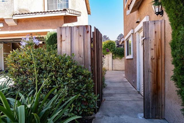 1028 Montoya Ter, Union City, CA 94587