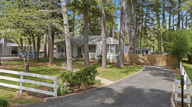 932 McKellar Dr, Tullahoma, TN 37388