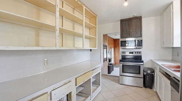 932 McKellar Dr, Tullahoma, TN 37388