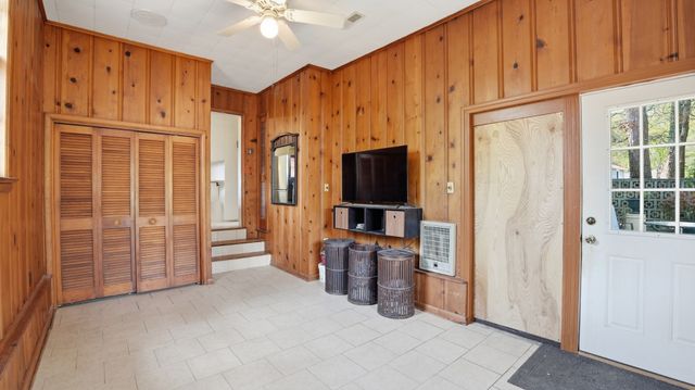 932 McKellar Dr, Tullahoma, TN 37388