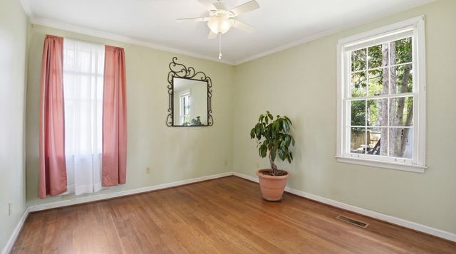 932 McKellar Dr, Tullahoma, TN 37388