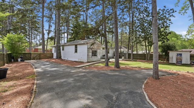 932 McKellar Dr, Tullahoma, TN 37388