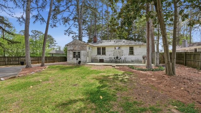 932 McKellar Dr, Tullahoma, TN 37388