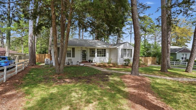 932 McKellar Dr, Tullahoma, TN 37388
