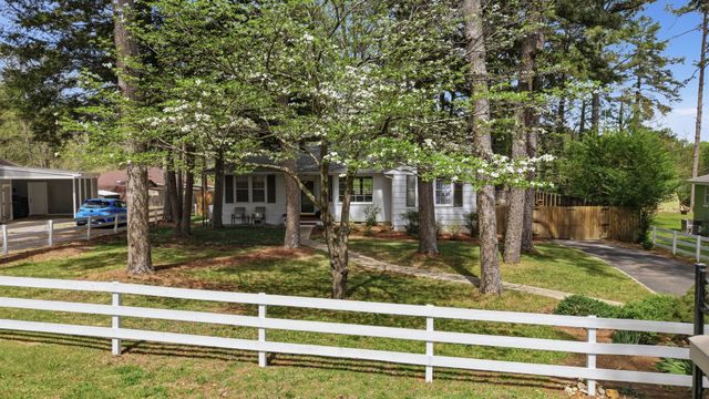 932 McKellar Dr, Tullahoma, TN 37388