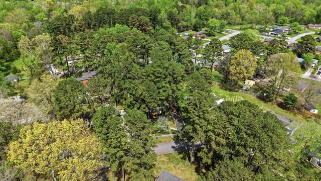 932 McKellar Dr, Tullahoma, TN 37388