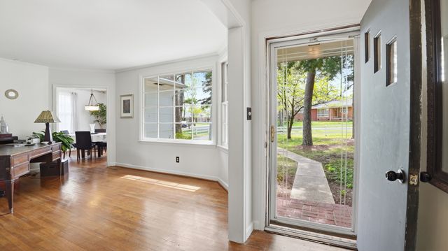 932 McKellar Dr, Tullahoma, TN 37388