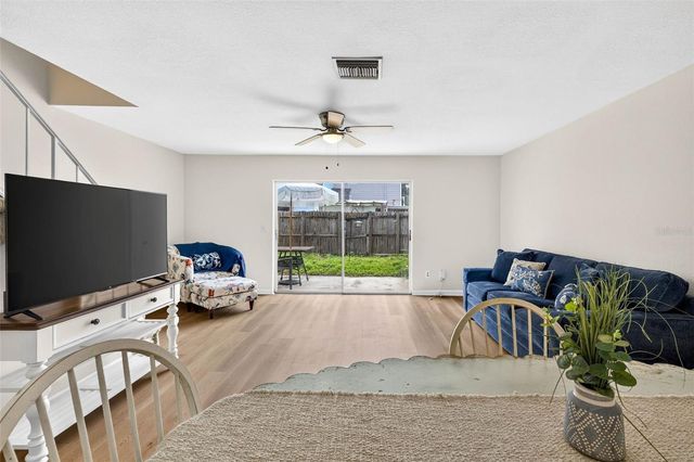 1760 MILL RUN CIRCLE, Tampa, FL 33613