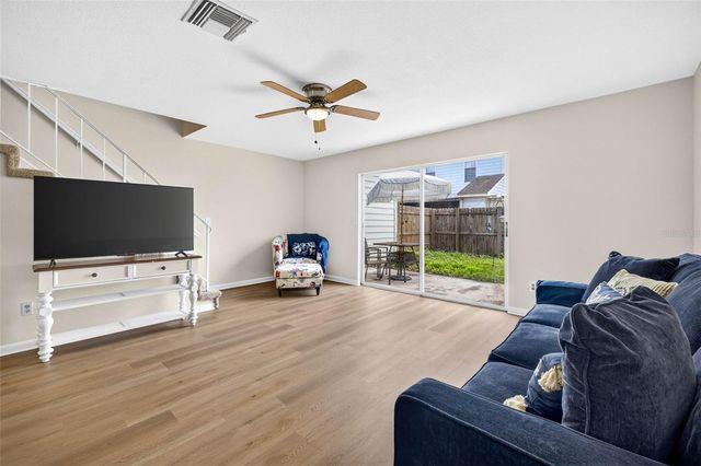 1760 MILL RUN CIRCLE, Tampa, FL 33613