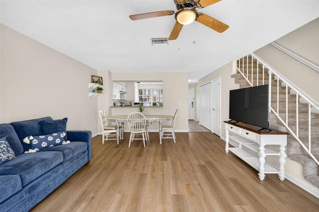 1760 MILL RUN CIRCLE, Tampa, FL 33613