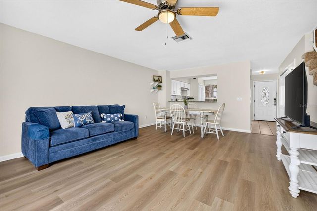 1760 MILL RUN CIRCLE, Tampa, FL 33613