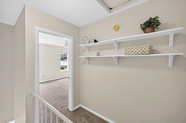 1760 MILL RUN CIRCLE, Tampa, FL 33613