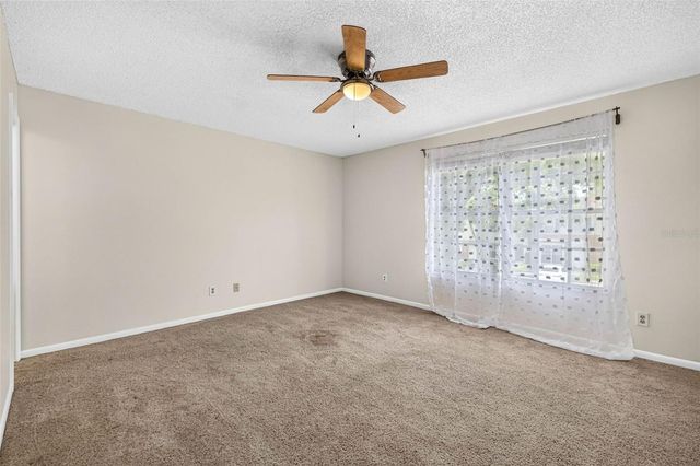 1760 MILL RUN CIRCLE, Tampa, FL 33613