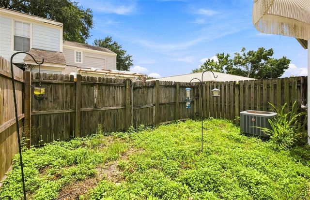 1760 MILL RUN CIRCLE, Tampa, FL 33613