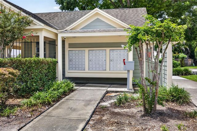 1760 MILL RUN CIRCLE, Tampa, FL 33613