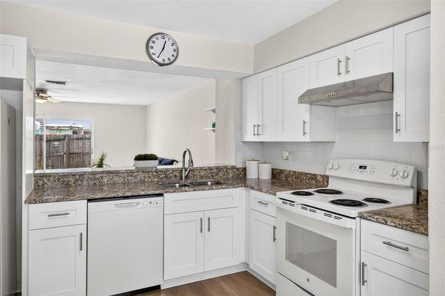 1760 MILL RUN CIRCLE, Tampa, FL 33613