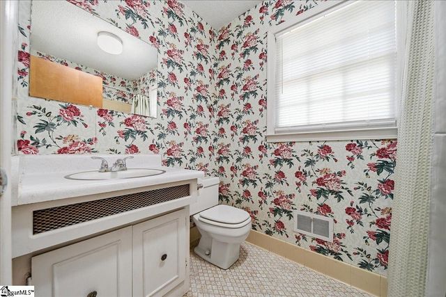 29 Hicks Road, Greenville, SC 29605
