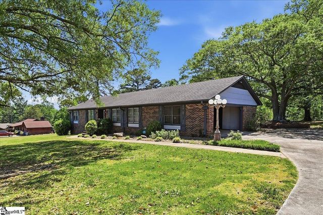 29 Hicks Road, Greenville, SC 29605