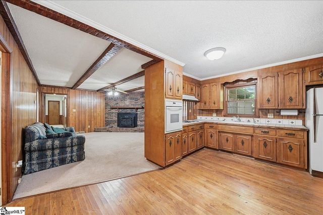 29 Hicks Road, Greenville, SC 29605