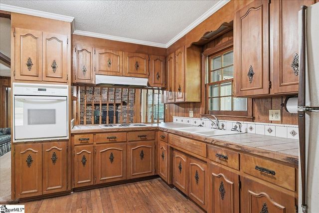 29 Hicks Road, Greenville, SC 29605