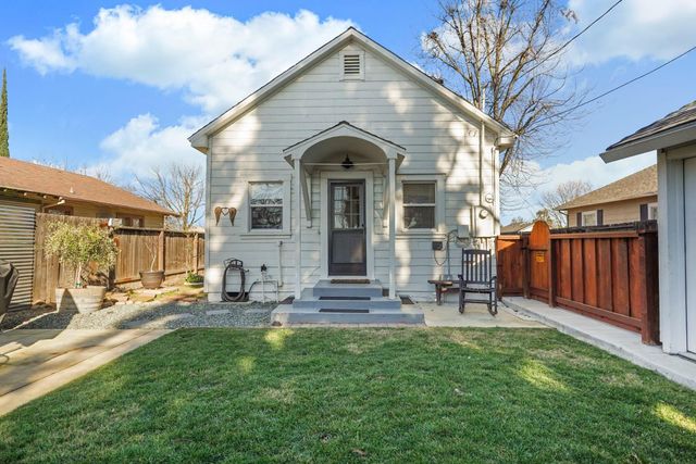 416 Daisy Ave, Lodi, CA 95240