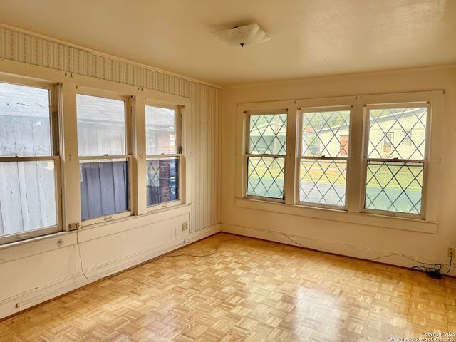 511 corpus christi, Beeville, TX 78102