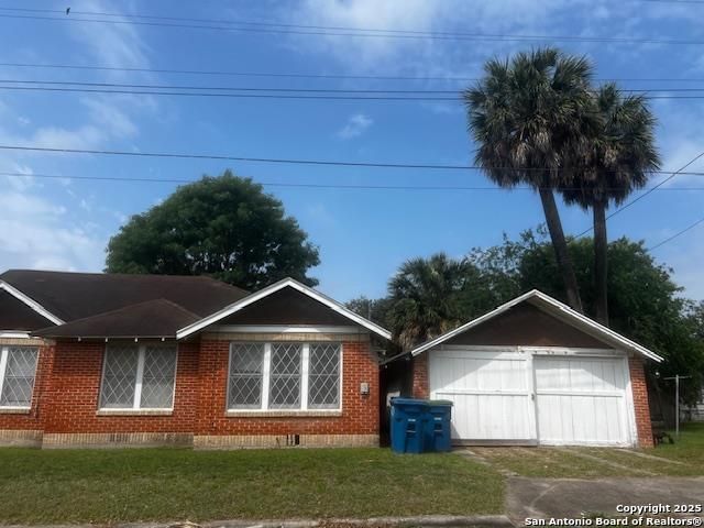 511 corpus christi, Beeville, TX 78102