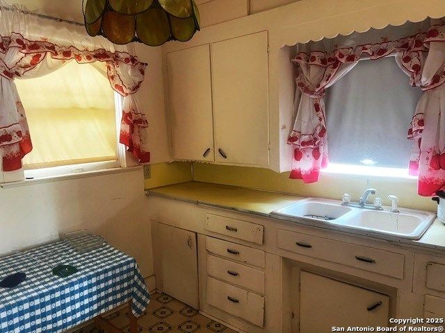 511 corpus christi, Beeville, TX 78102