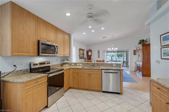 7581 Cameron CIR, Fort Myers, FL 33912