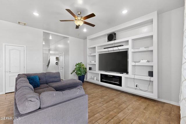927 DEWSBURY Way, Horizon City, TX 79928