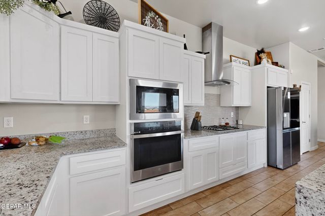 927 DEWSBURY Way, Horizon City, TX 79928