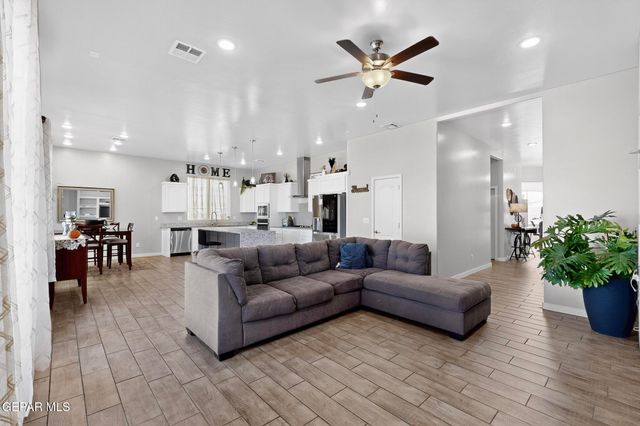 927 DEWSBURY Way, Horizon City, TX 79928