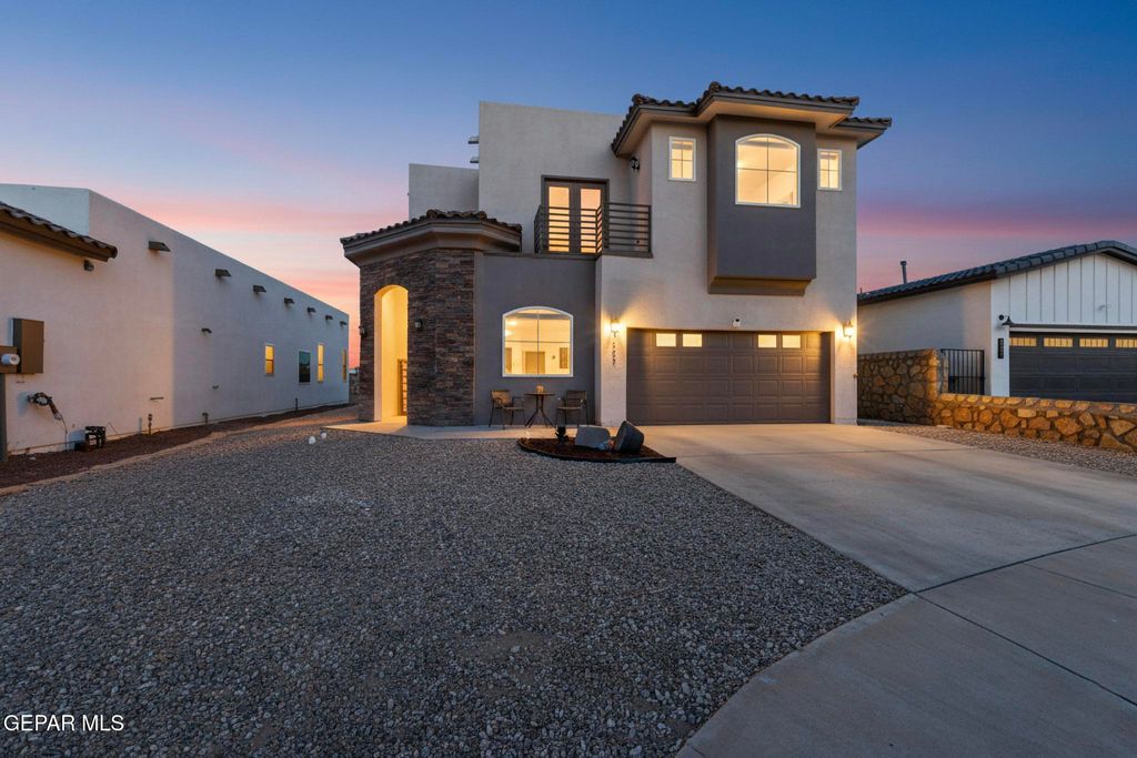 927 DEWSBURY Way, Horizon City, TX 79928