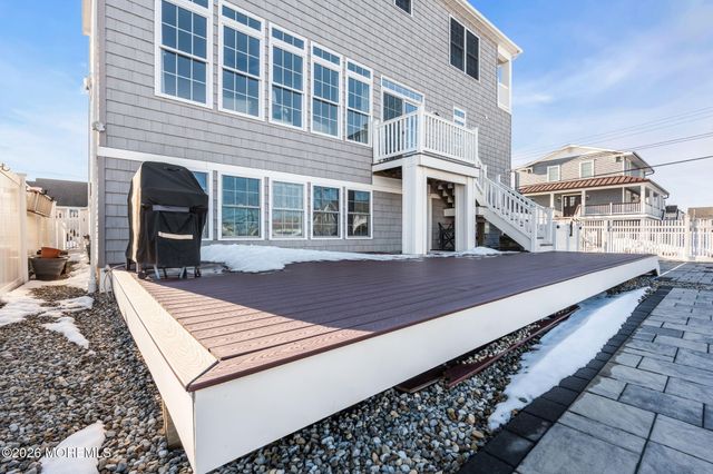 354 Naples Court, Lavallette, NJ 08735