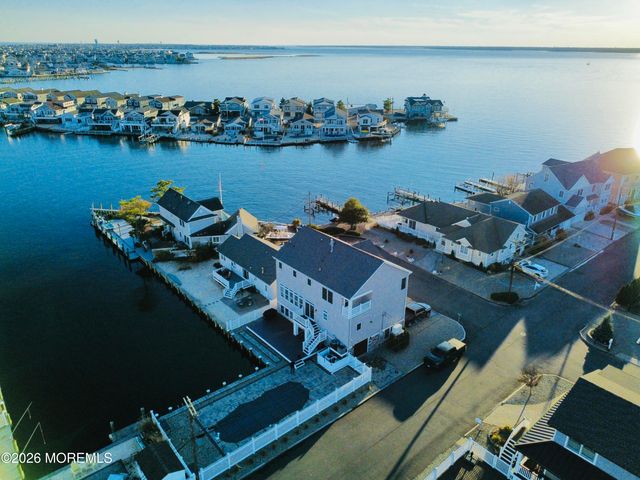 354 Naples Court, Lavallette, NJ 08735