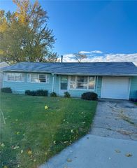 272 Peace Avenue NW, Cedar Rapids, IA 52405