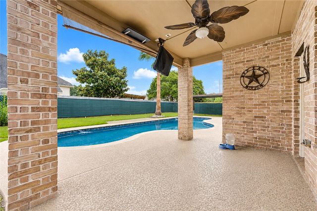 17415 Elverson Oaks Drive, Tomball, TX 77377
