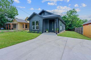 738 Chihuahua ST, Lockhart, TX 78644