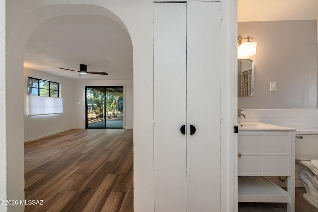 4442 E Waverly Street, Tucson, AZ 85712