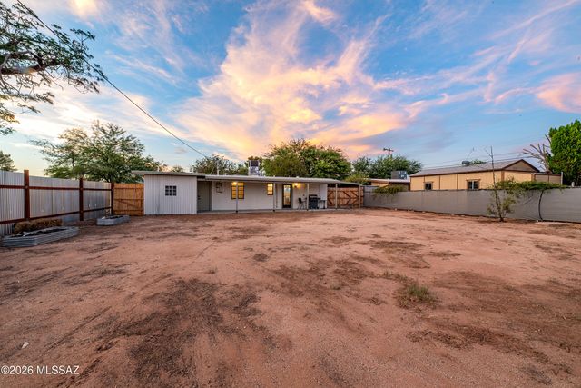 4442 E Waverly Street, Tucson, AZ 85712