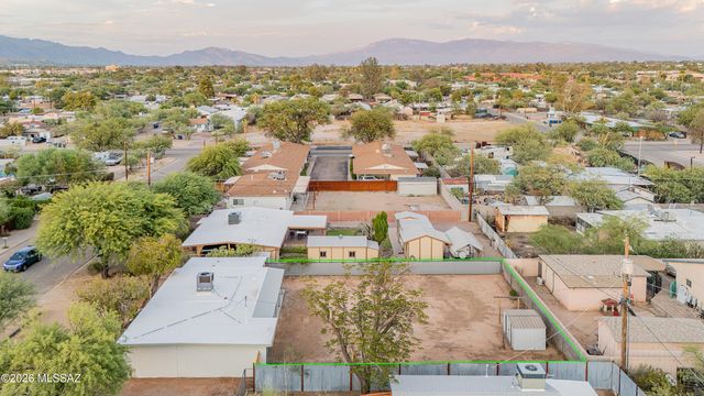 4442 E Waverly Street, Tucson, AZ 85712
