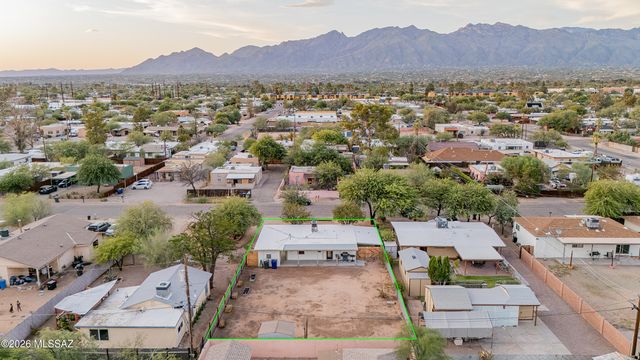 4442 E Waverly Street, Tucson, AZ 85712