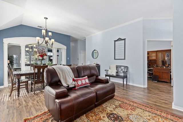 807 Yale DR, Pflugerville, TX 78660