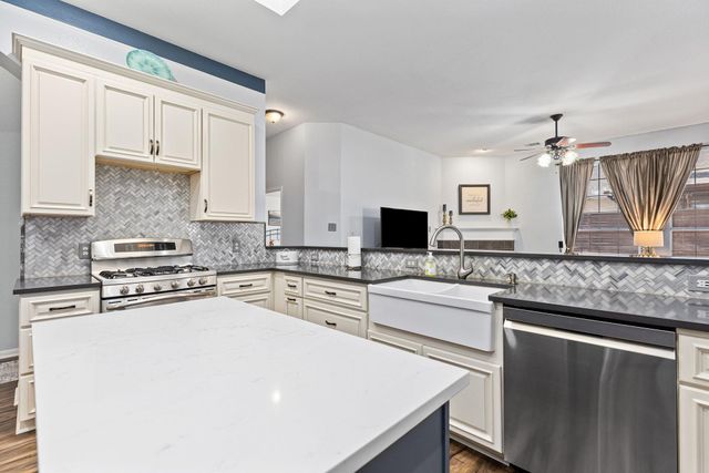 807 Yale DR, Pflugerville, TX 78660