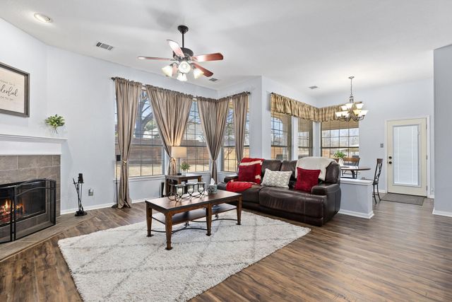 807 Yale DR, Pflugerville, TX 78660