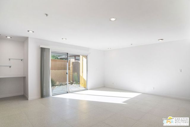 588 E San Lorenzo Road 103, Palm Springs, CA 92264