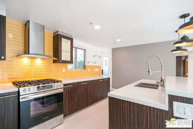 588 E San Lorenzo Road 103, Palm Springs, CA 92264