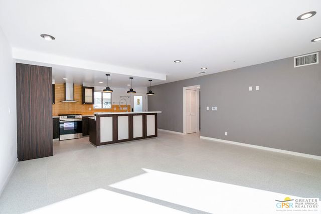 588 E San Lorenzo Road 103, Palm Springs, CA 92264