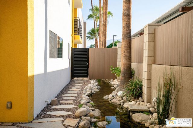 588 E San Lorenzo Road 103, Palm Springs, CA 92264